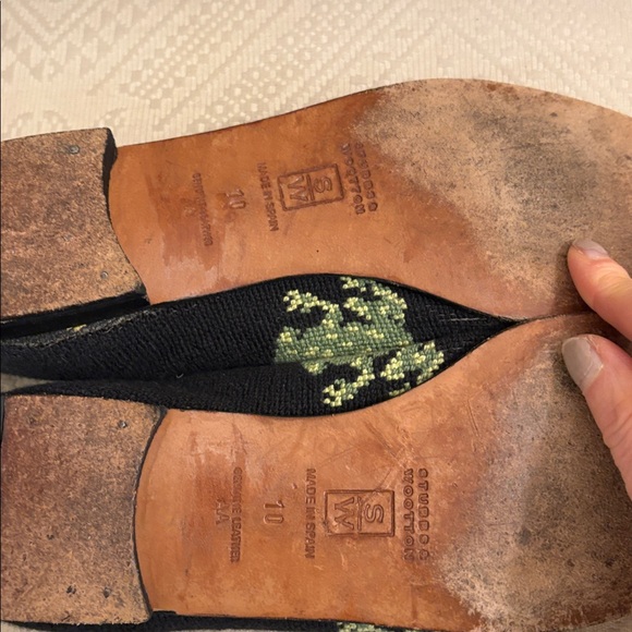 Stubbs & Wooten Black & Green Frog Embroidered Loafers - Picture 4 of 4